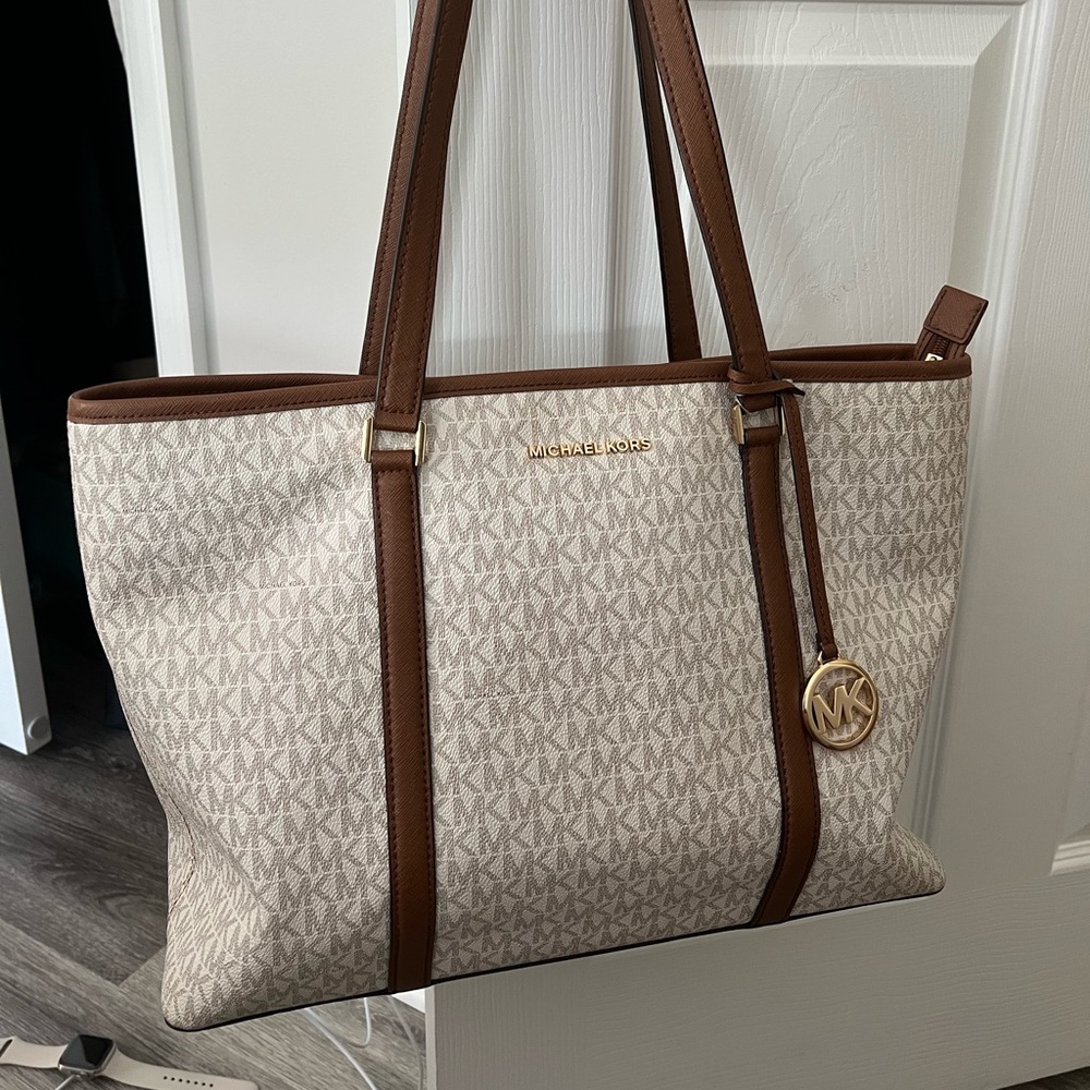 Michael Khors Purse Large